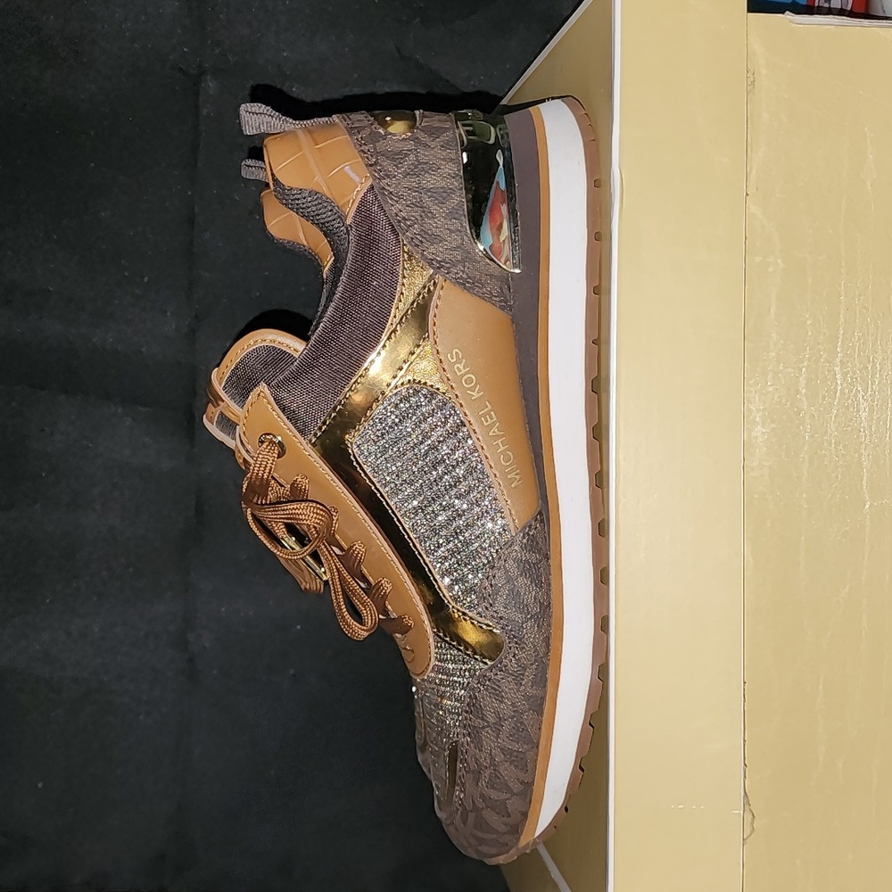 Size 7 Michael Kors chocolate brown multicolored sneakers
